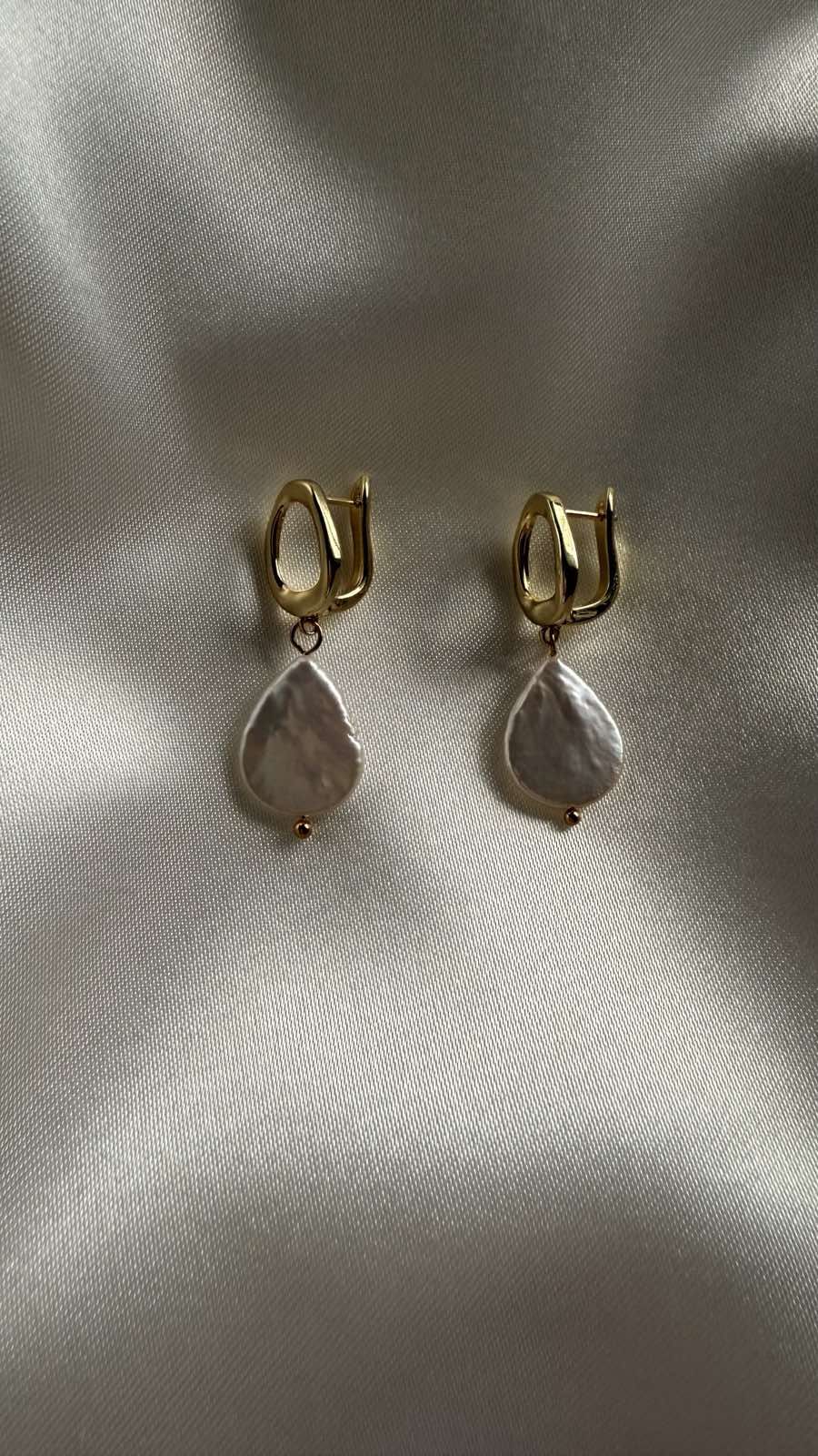 Isla Drop Earrings