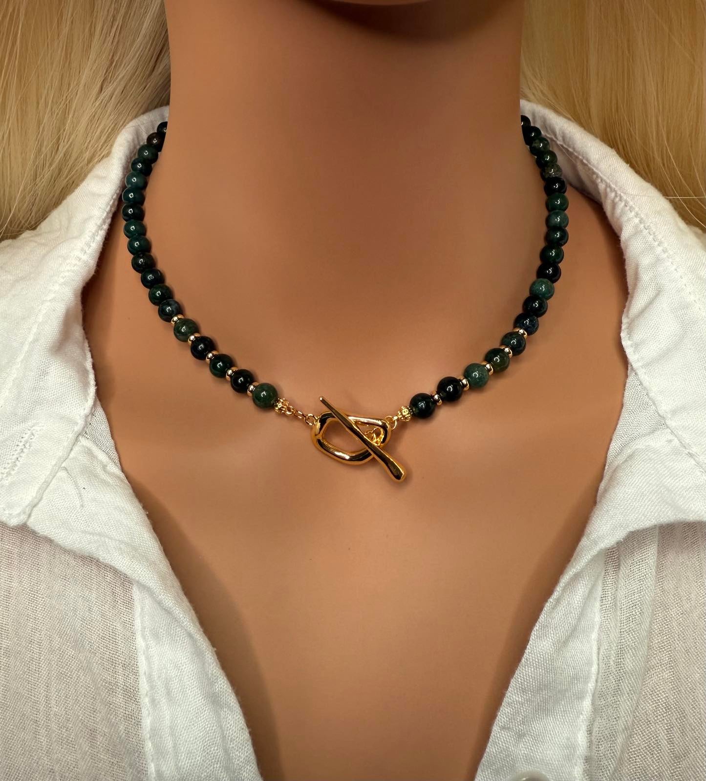 Verdant Muse – Moss Agate Necklace with Gold Toggle