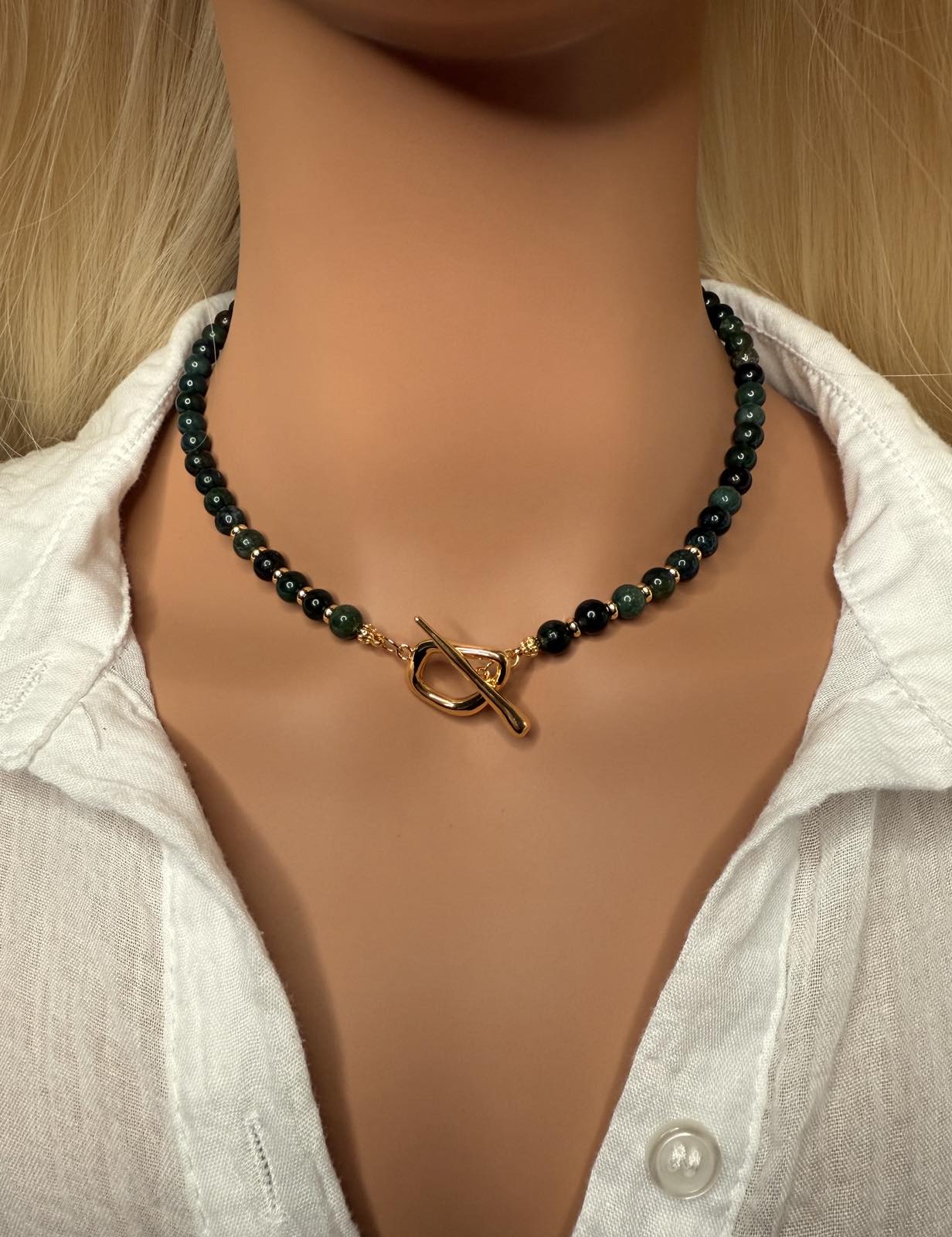 Verdant Muse – Moss Agate Necklace with Gold Toggle