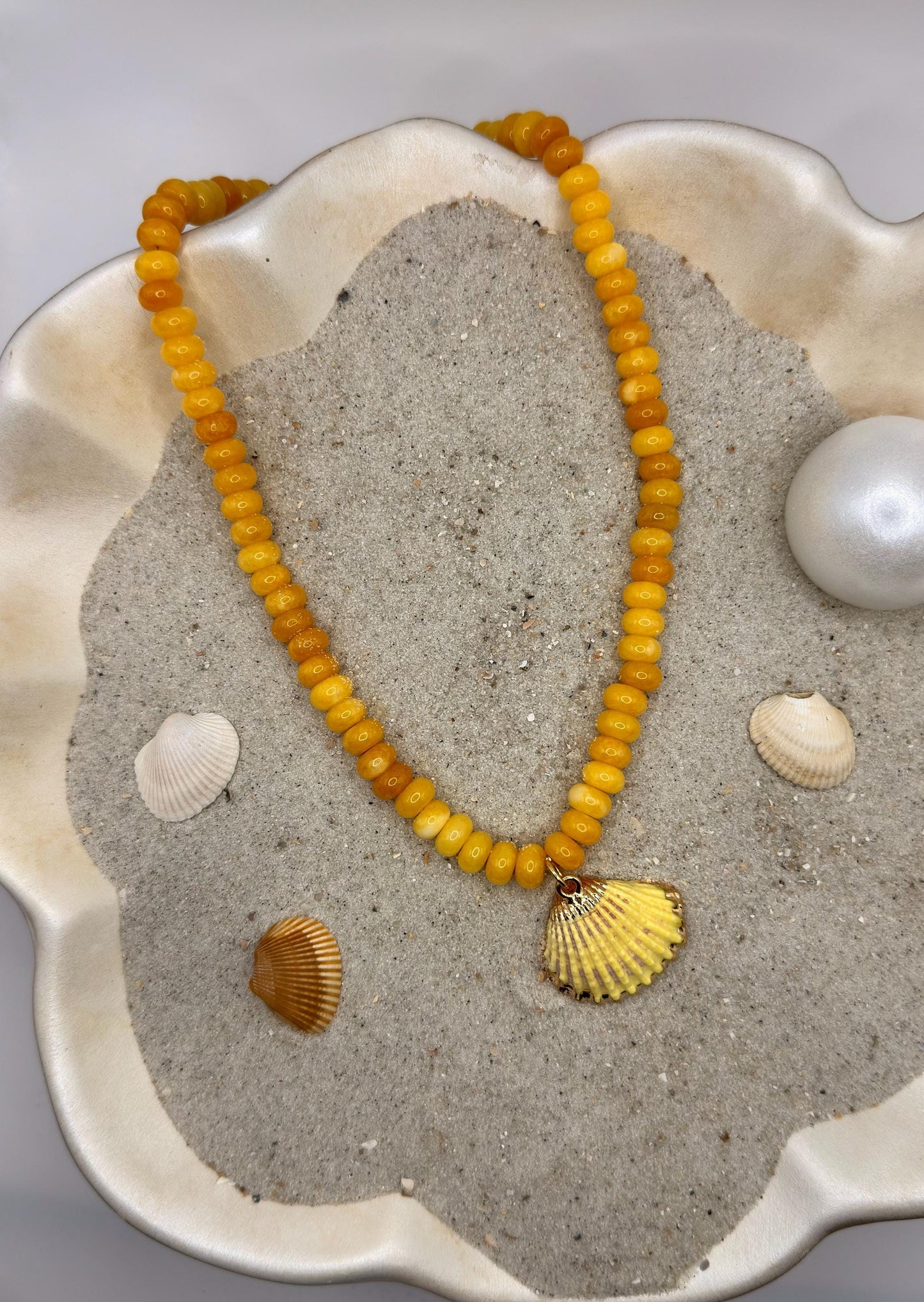Summer Beach Jewelry, Yellow Gemstone Shell Necklace, Scallop Shell Pendant on Yellow Beads, Gift for Her, Ocean Inspired, Coastal Style